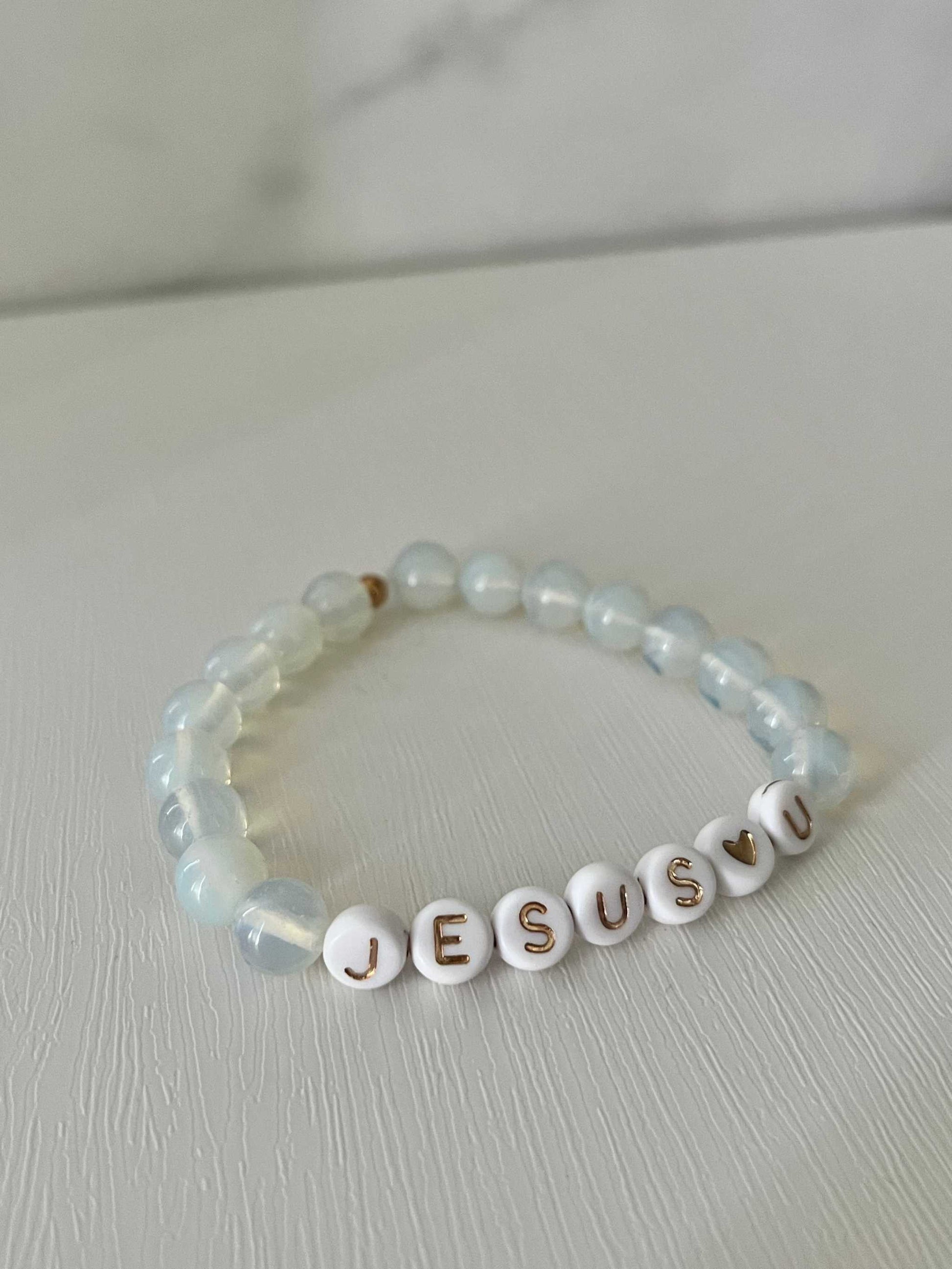 Jesus Loves U bead bracelet – marble bead faith-inspired jewelry.

