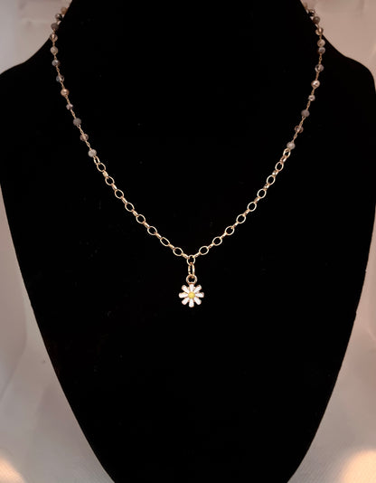 16” gold beaded white daisy necklace