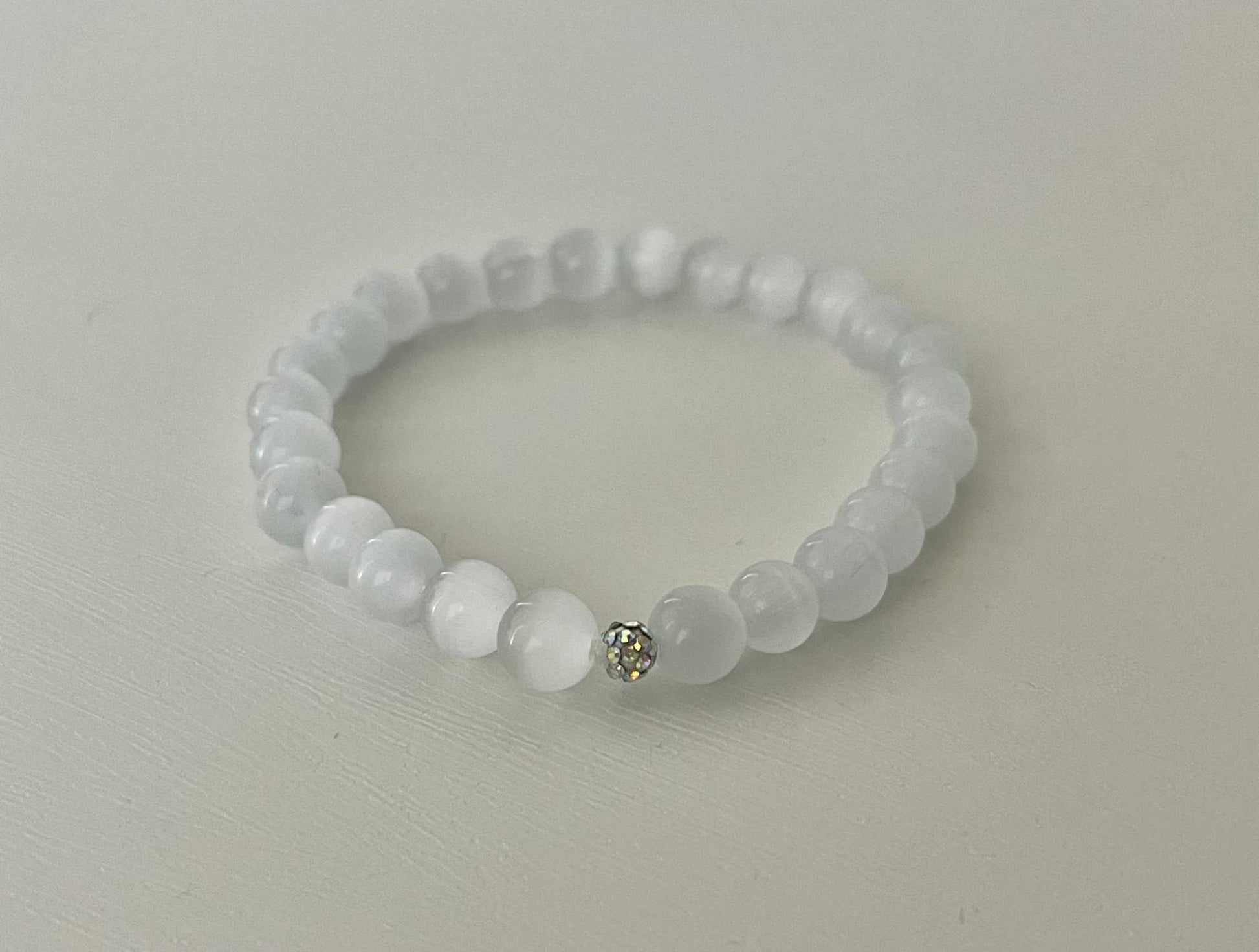 White Ceramic Beaded Bracelet with glass beads, elegant minimalist jewelry