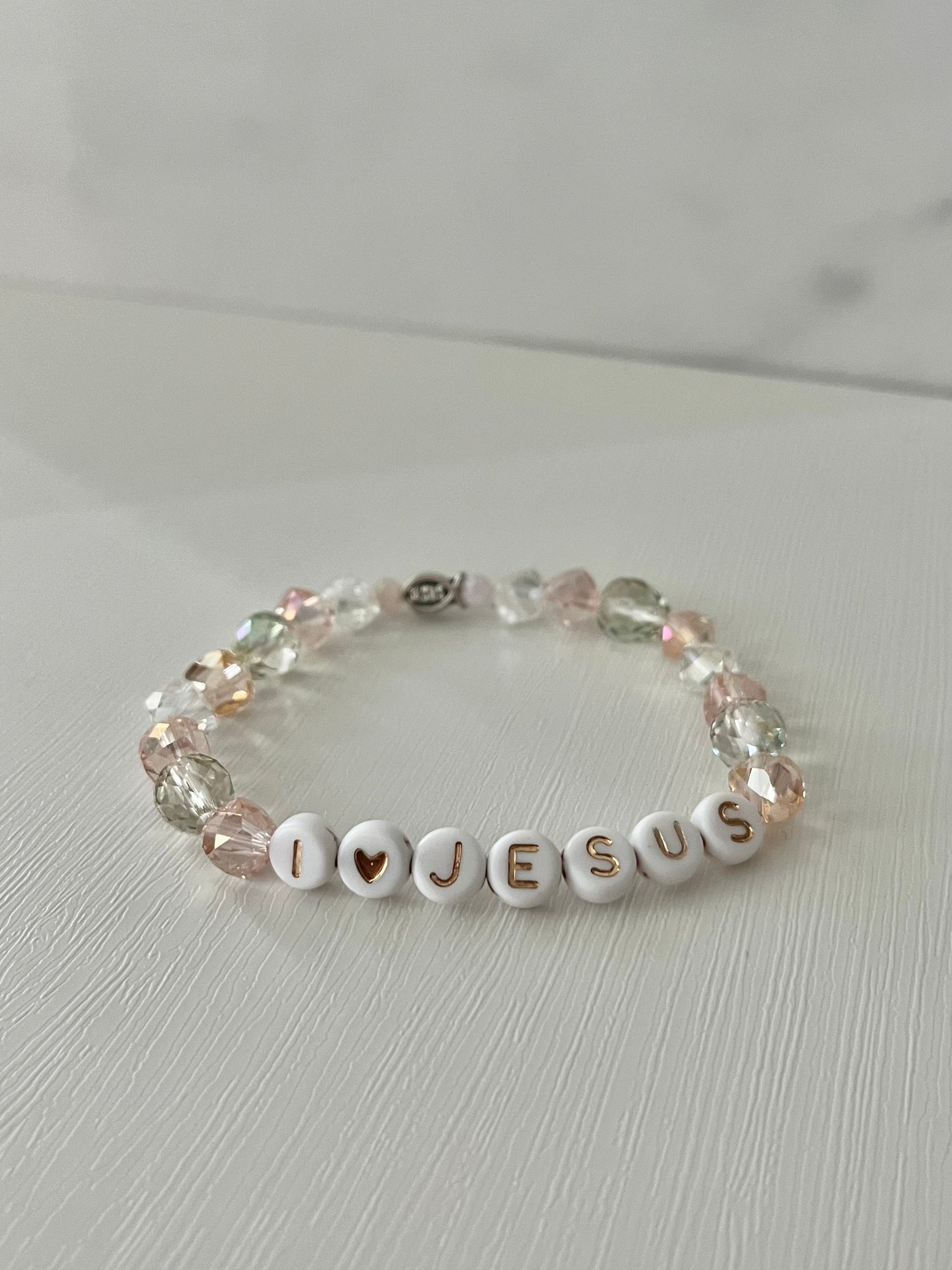 I love Jesus crystal jeweled beaded bracelet