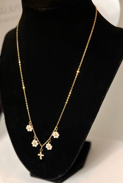 Daisy cross 16k gold 18” necklace