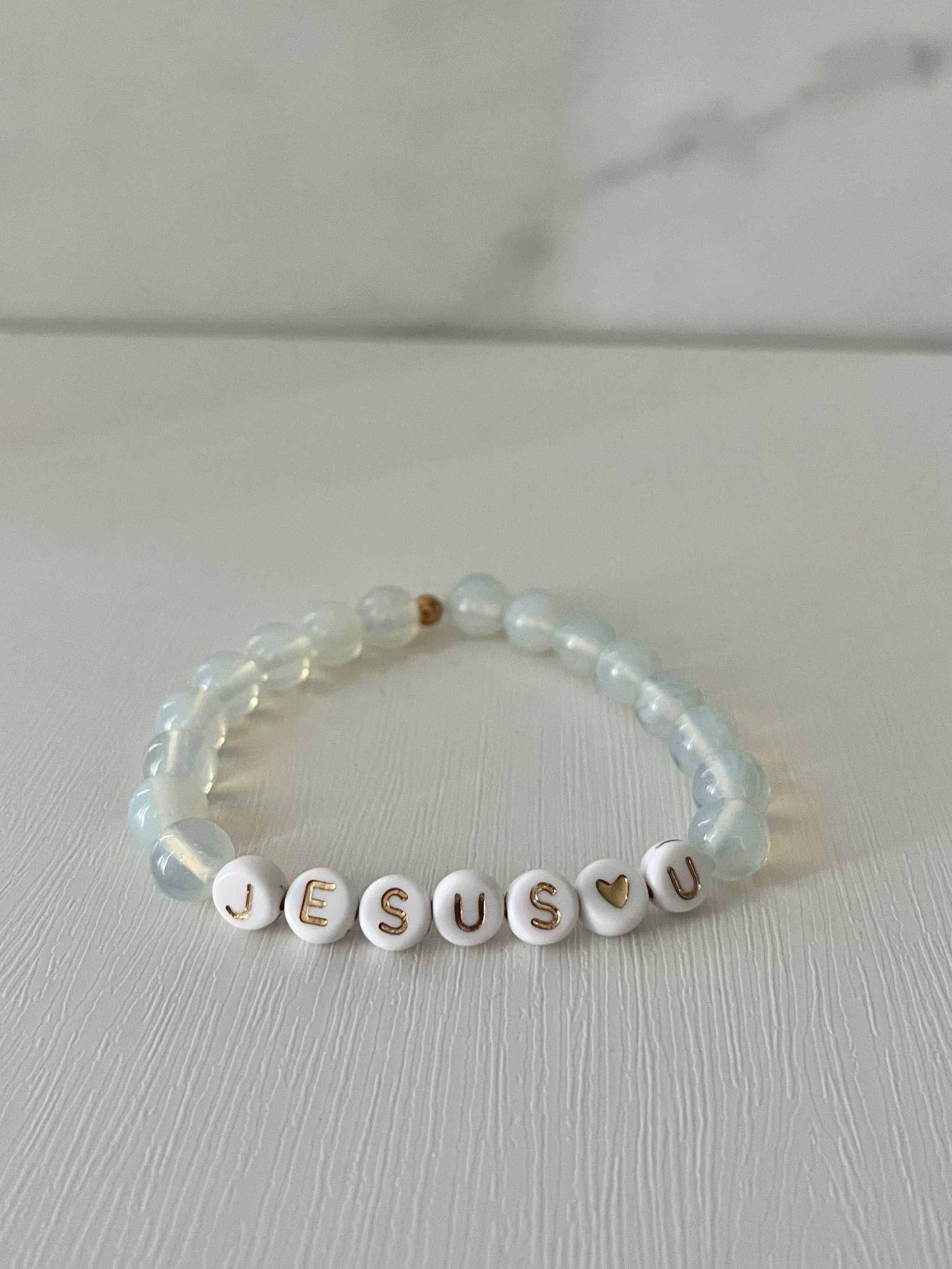 Jesus Loves U bead bracelet – marble bead faith-inspired jewelry.

