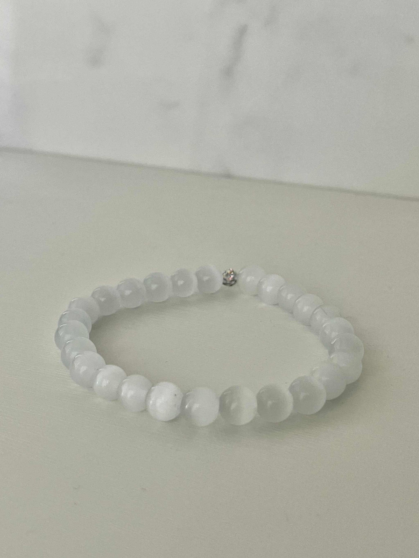 White Ceramic Beaded Bracelet with glass beads, elegant minimalist jewelry