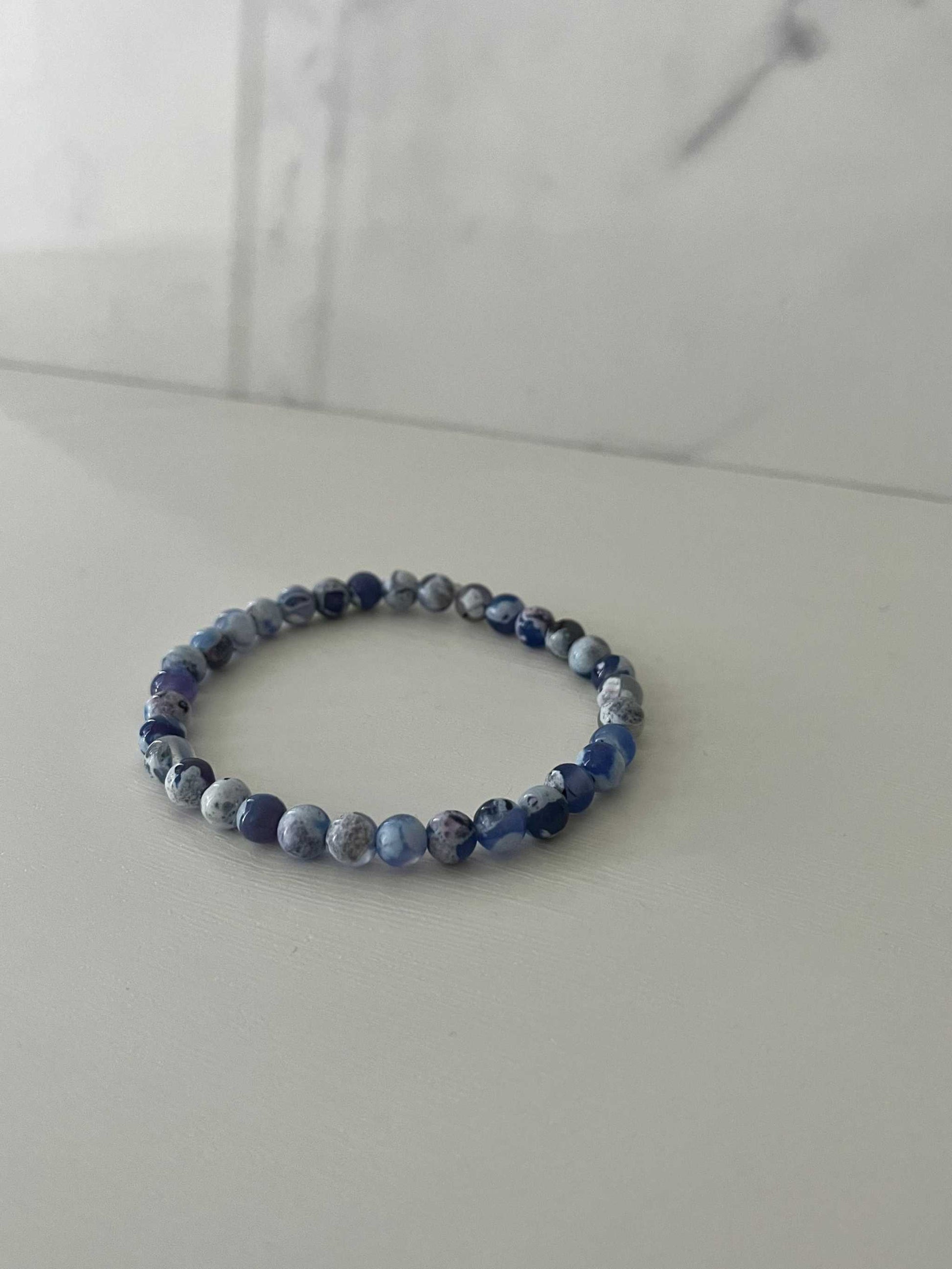 Blue Agate Stone Bead Bracelet with white and blue agate beads, stylish and spiritual