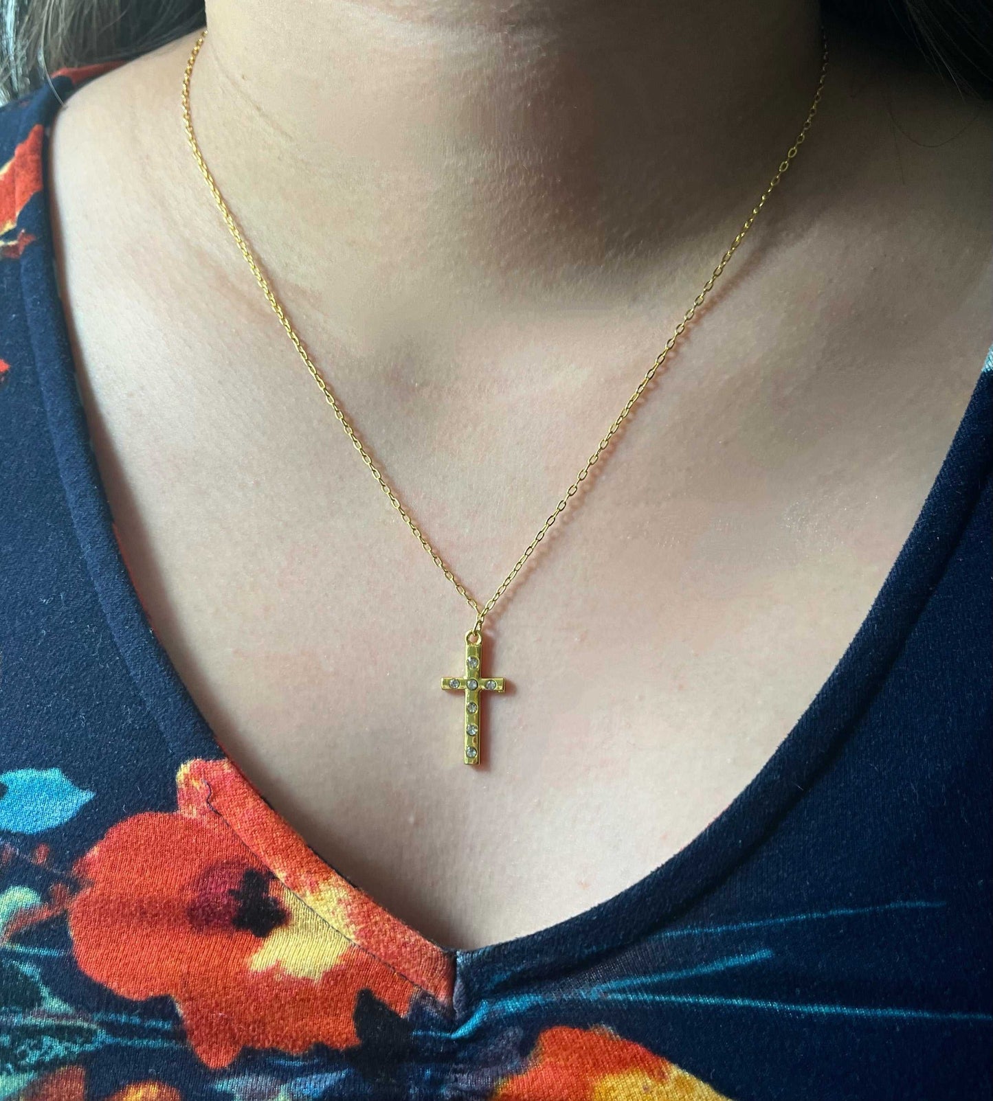 Gold Cross Pendant Necklace – Simply In The Cross 16K Christian jewelry.

