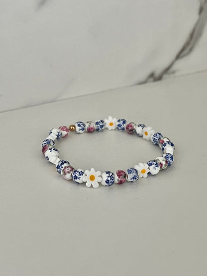 Floral daisy ceramic beaded bracelet