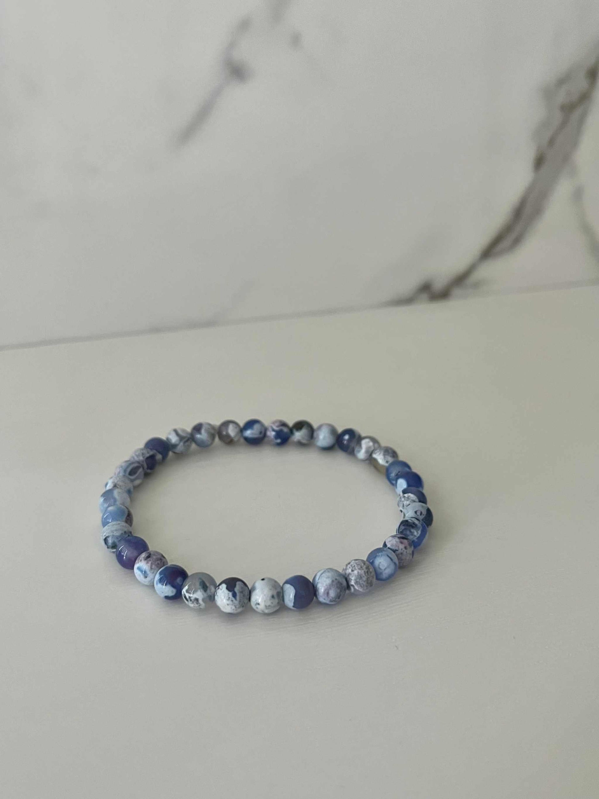 Blue Agate Stone Bead Bracelet with white and blue agate beads, stylish and spiritual