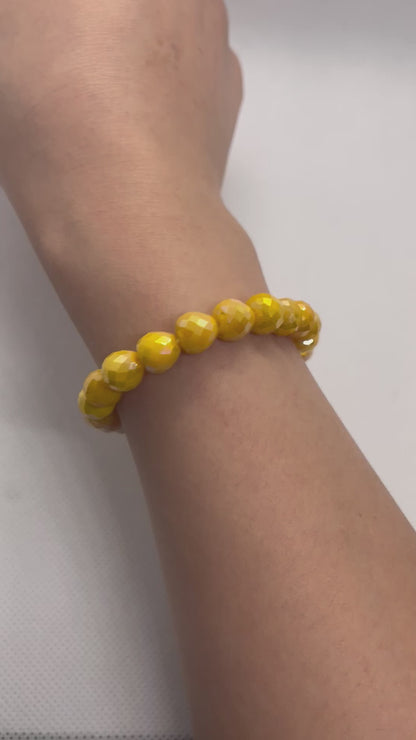 Yellow faceted glass beaded bracelet