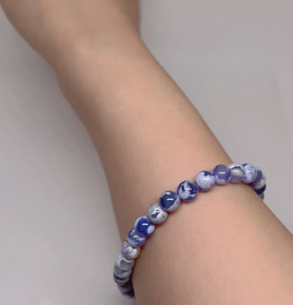 Pulsera de cuentas de piedra ágata azul blanca