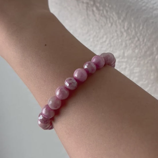 Pink white marbled glass beaded bracelet