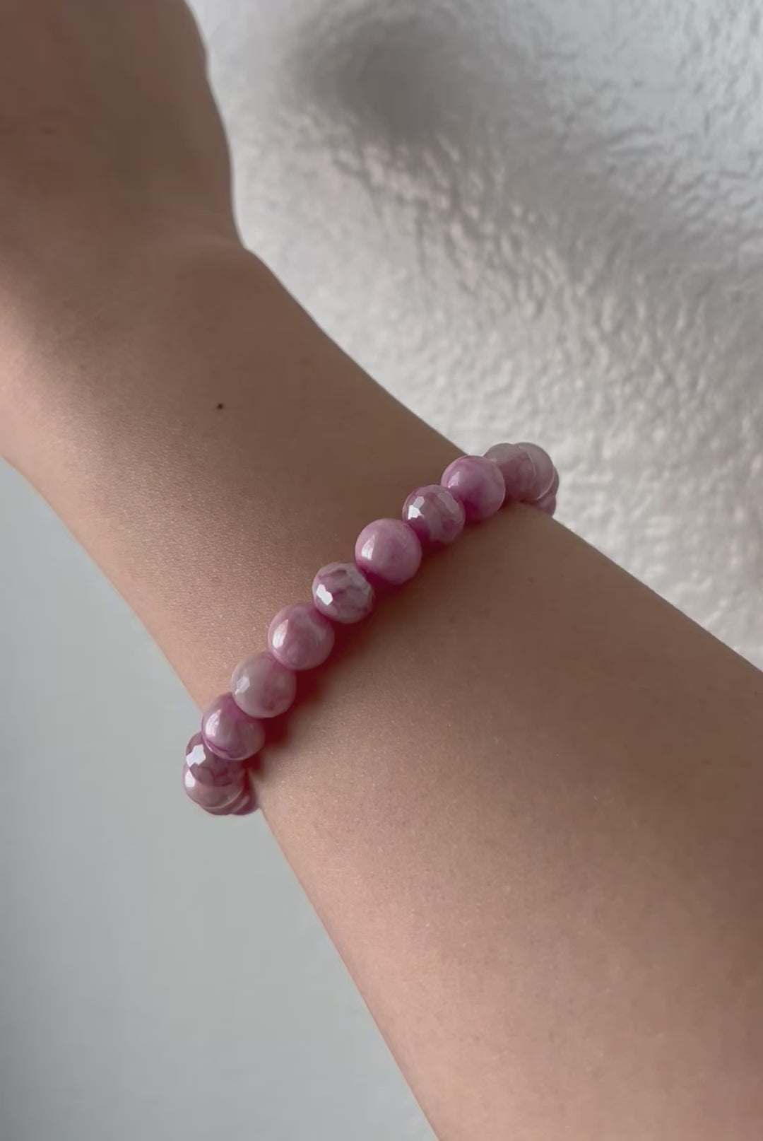 Pink white marbled glass beaded bracelet